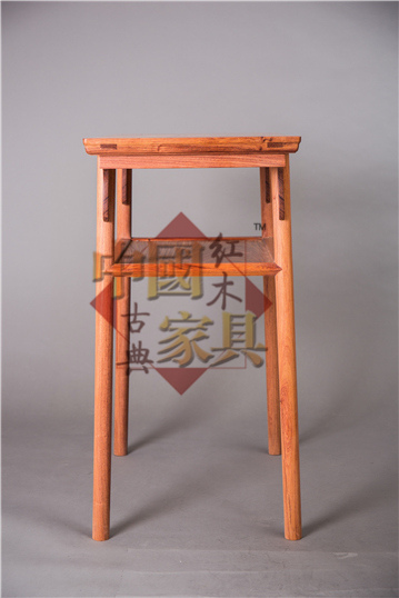 15、從案下夾頭開(kāi)始直至腿足，整體線(xiàn)腳呈現(xiàn)的是由橢圓向正圓的漸變過(guò)程_副本
