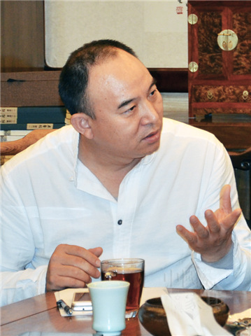 03-4《中國宮廷家具》編委會副主任、北京市君馨閣家具有限責任公司董事長袁劍君發言_副本